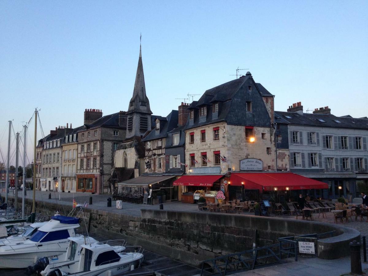 Appartement Un petit nid a Honfleur Extérieur photo